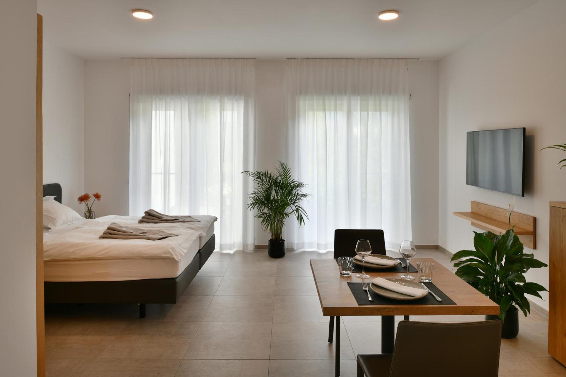 K-Stables Hotel Троавиерж Екстериор снимка